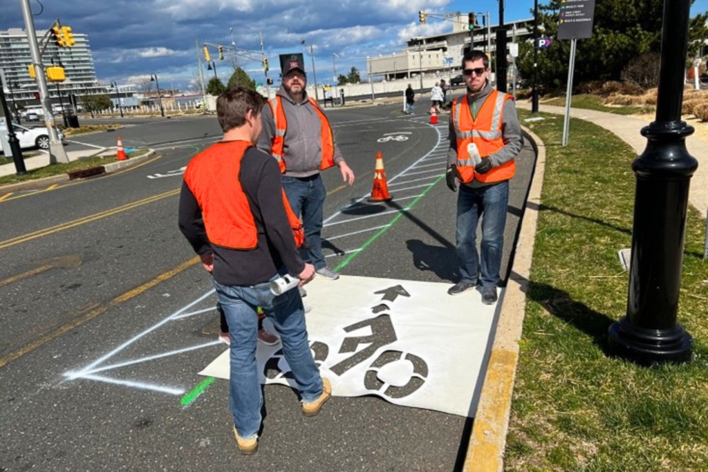 Bloustein Students Install Temporary Bike Lane 1