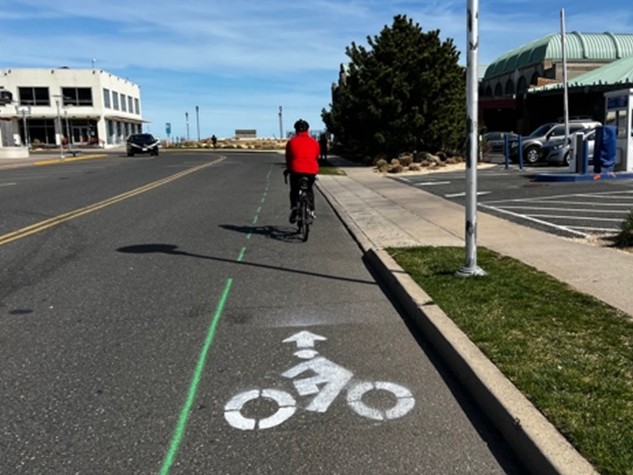 A temporary bike lane in Asbury Park, NJ. (Source: NJDOT Bicycle & Pedestrian Resource Center)